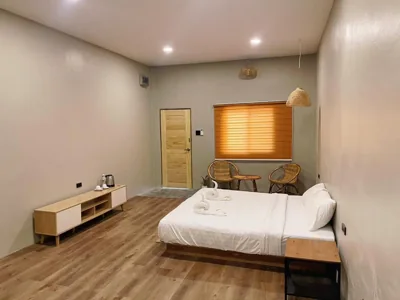 Suite with Hot Tub — Haadrin Resort
